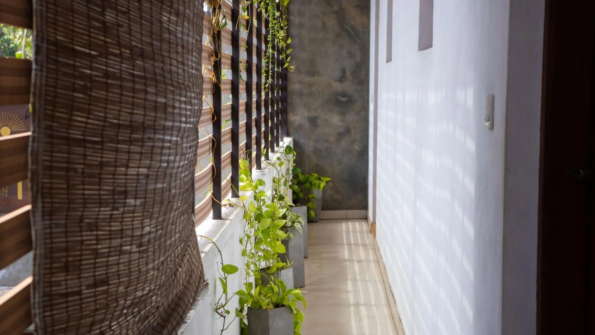 Woodnest Villa Rustic Kochchikade Hotel